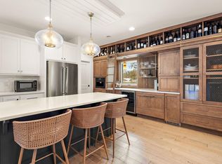 5200 Malibu Dr, Edina, MN 55436