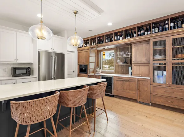 5200 Malibu Dr, Edina, MN 55436