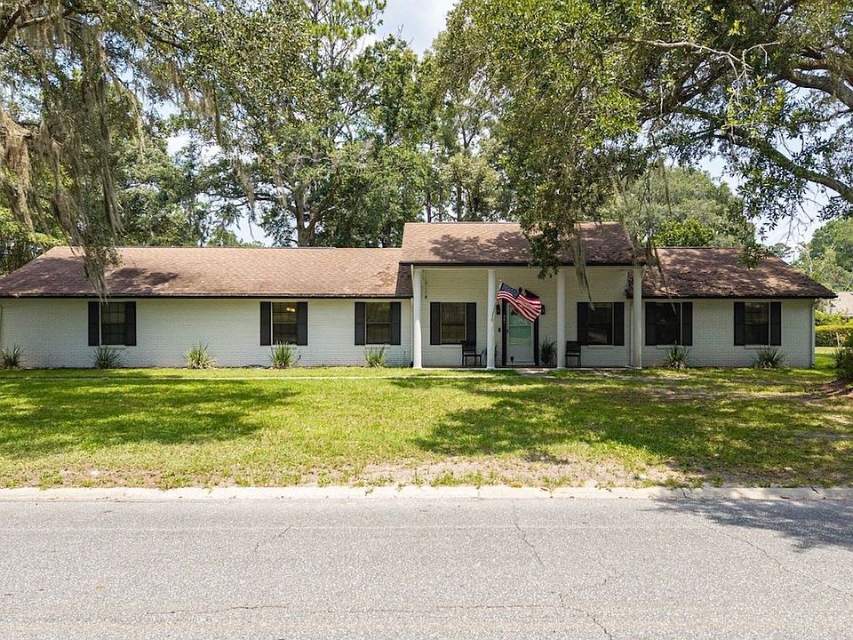 1st image of 801 SW Biscayne Gln
