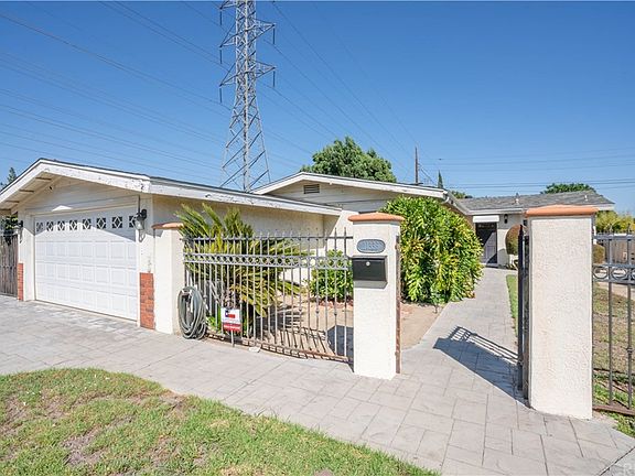 3rd image of 11336 Amestoy Ave