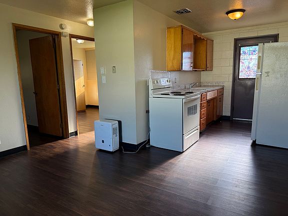 3rd image of 1006 W Pear Ave #1