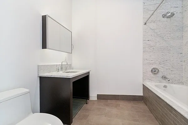 Rented by REAL New York | media 19