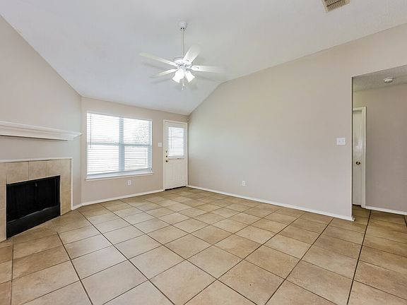 4th image of 800 Sierra Cir