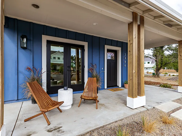 6790 Yvonne Ct — Photo 3
