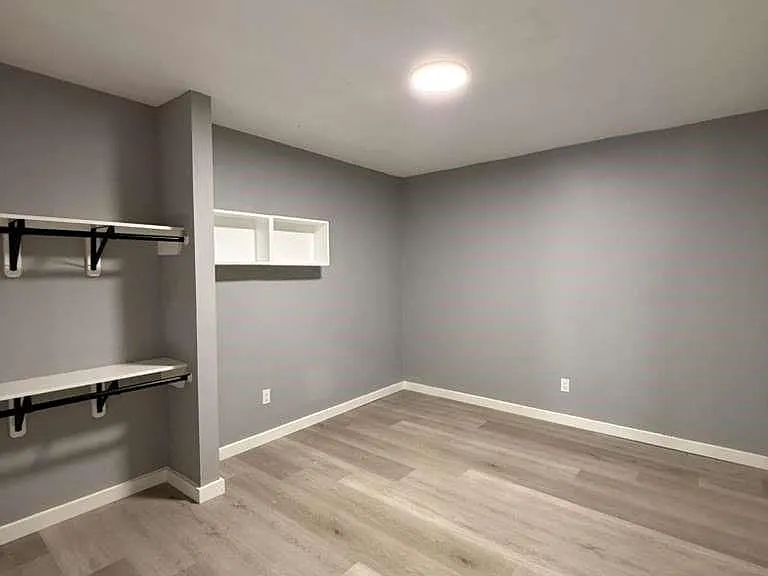 1019 Western Springs Dr — Photo 12