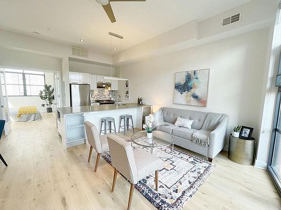 5th image of 2426 Ontario Rd #305