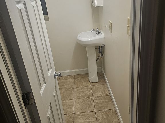 2nd image of 5342 S Drexel Ave #G