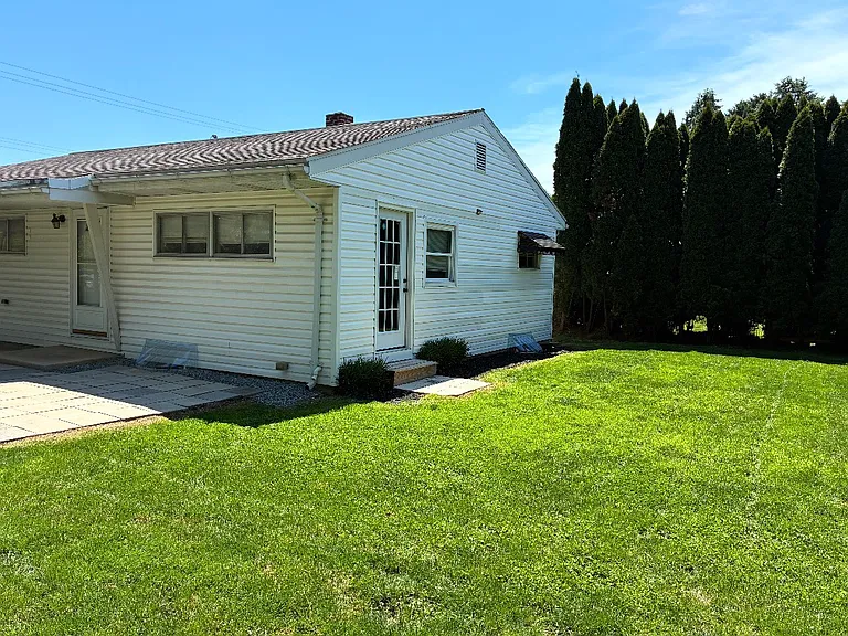 2080 N Susquehanna Trl — Photo 4