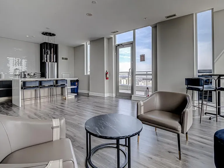 83 Redpath Ave #711 — Photo 19