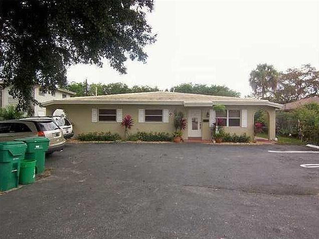 2nd image of 3591 Riverside Dr