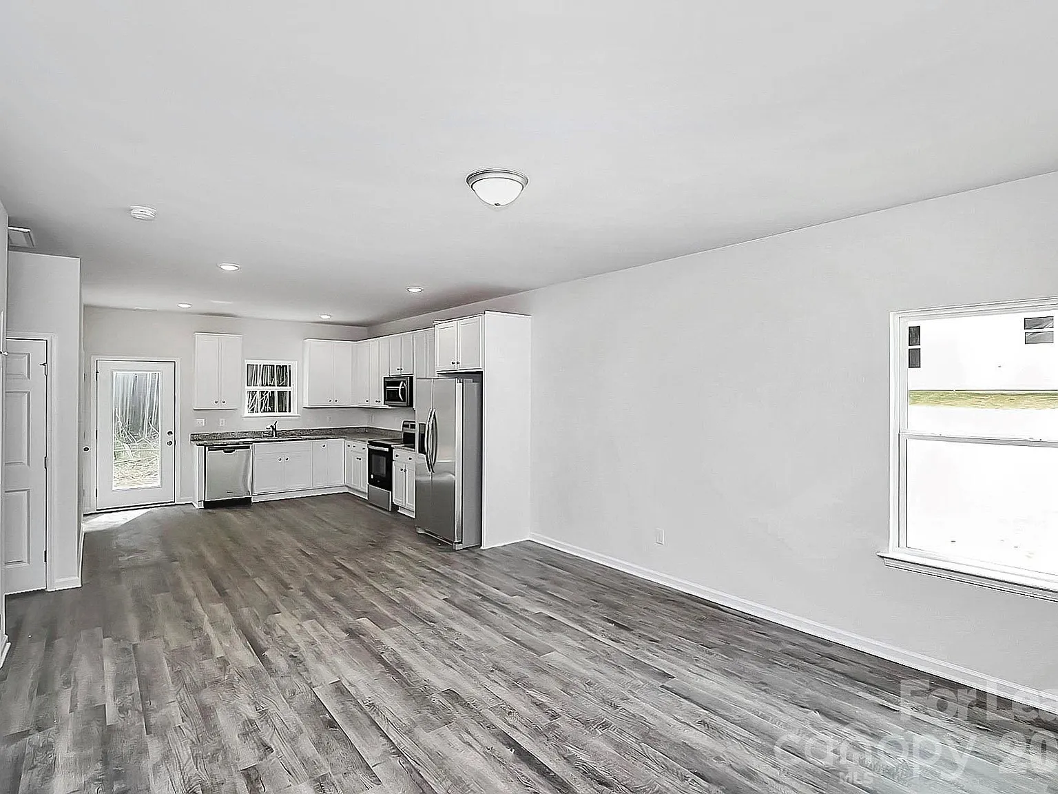 3 bed, 2.0 bath, 1170 sqft, $1,599 — Photo 3