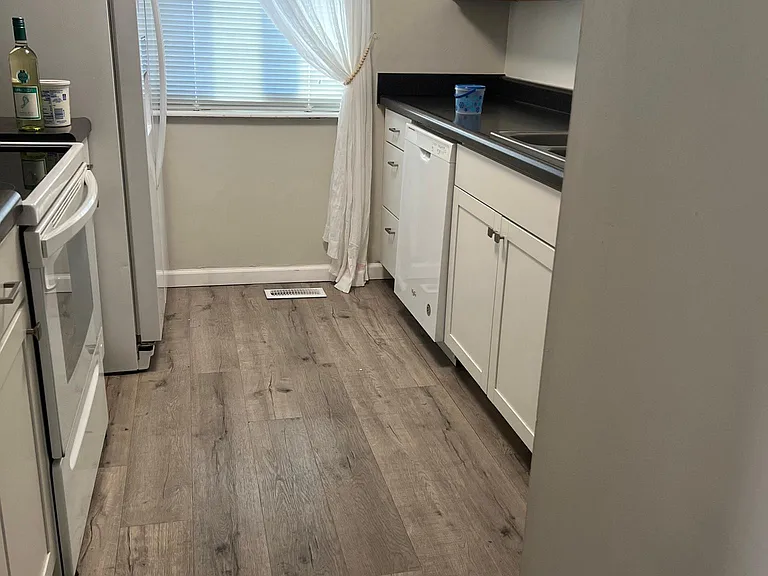1670 Villa South Dr — Photo 9