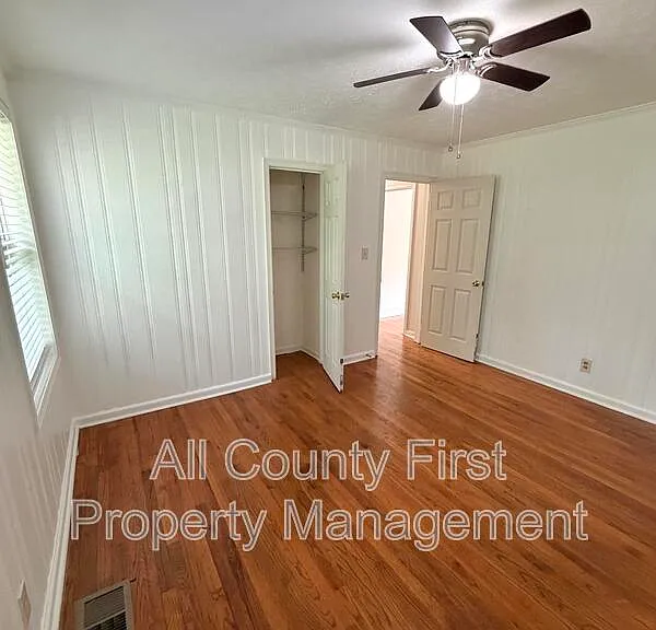 2101 Holly Hill Dr — Photo 5