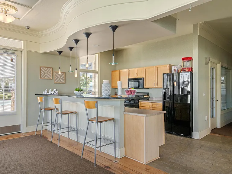 Preston Pointe at Brownstown — Photo 4