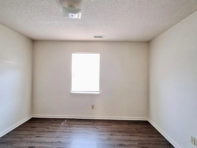 3005 Caldwell Ct #16 — Photo 6