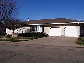 18717