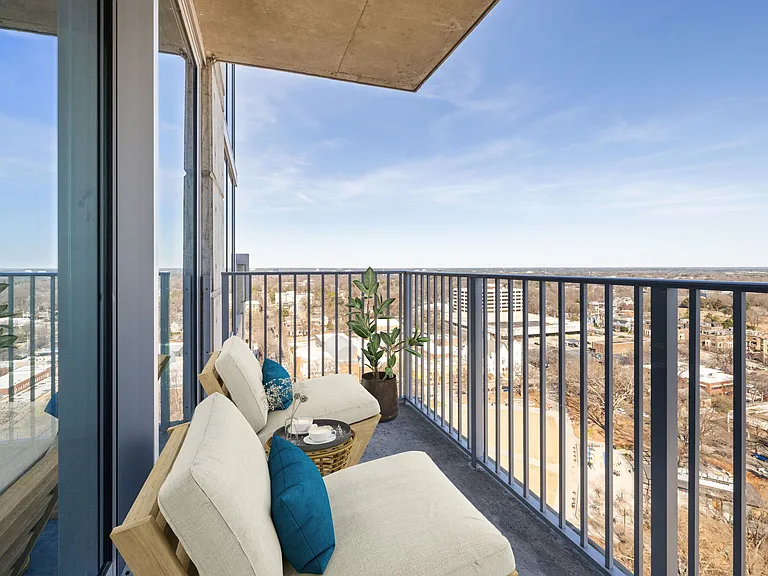 Skyhouse Raleigh — Photo 5