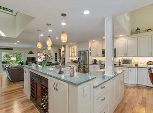 68 Peninsula Dr, Stratham, NH 03885