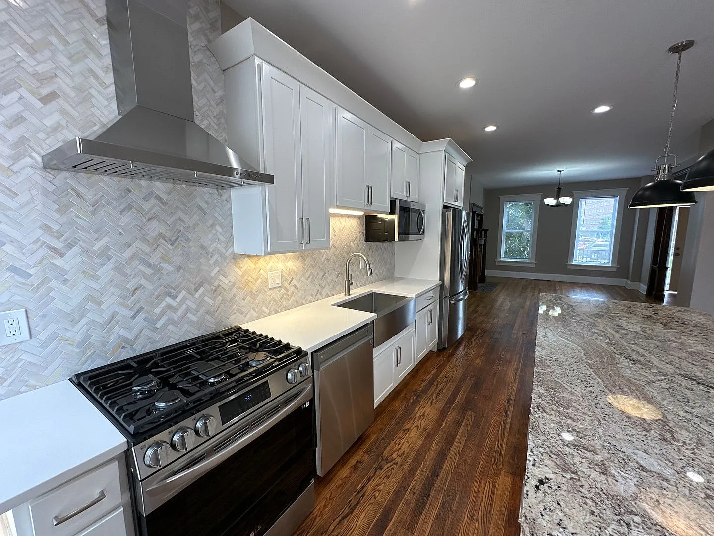 W 10th Ave 115 SB — Photo 4