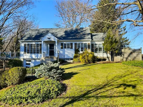 3071 Howlett Hill Rd, Camillus, NY 13031