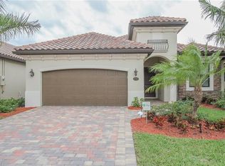 3122 Aviamar Cir, Naples, FL 34114