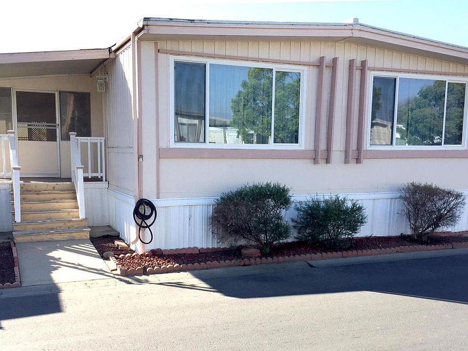 1st image of 219 Wisteria Way #219