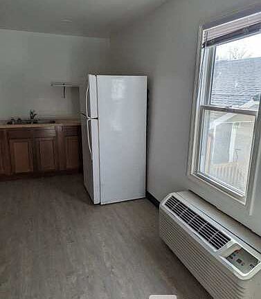 5th image of 485 Clarendon Ave #1