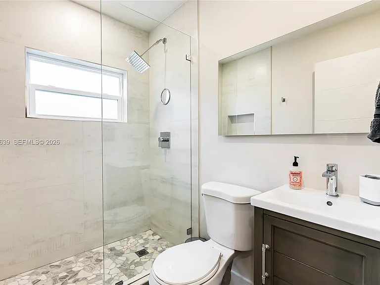 2102 SW 31st Ave — Photo 10