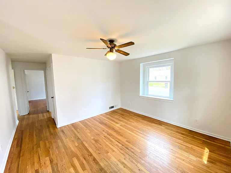 58 Waddell Rd — Photo 2