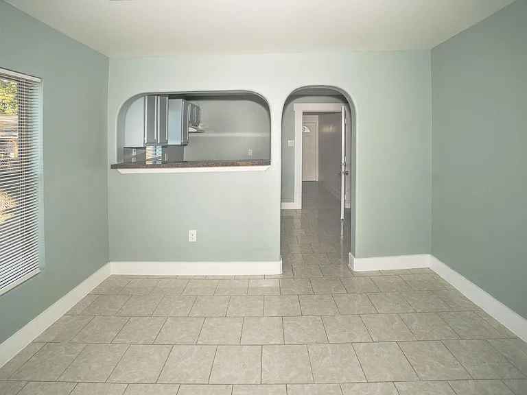 4826 Bristol St — Photo 7