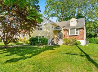 8 Eton Pl, Eastchester, NY 10709