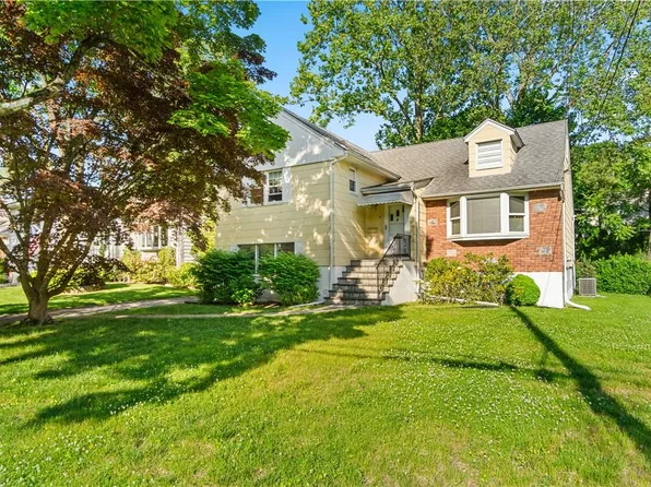 8 Eton Place, Eastchester, NY 10709