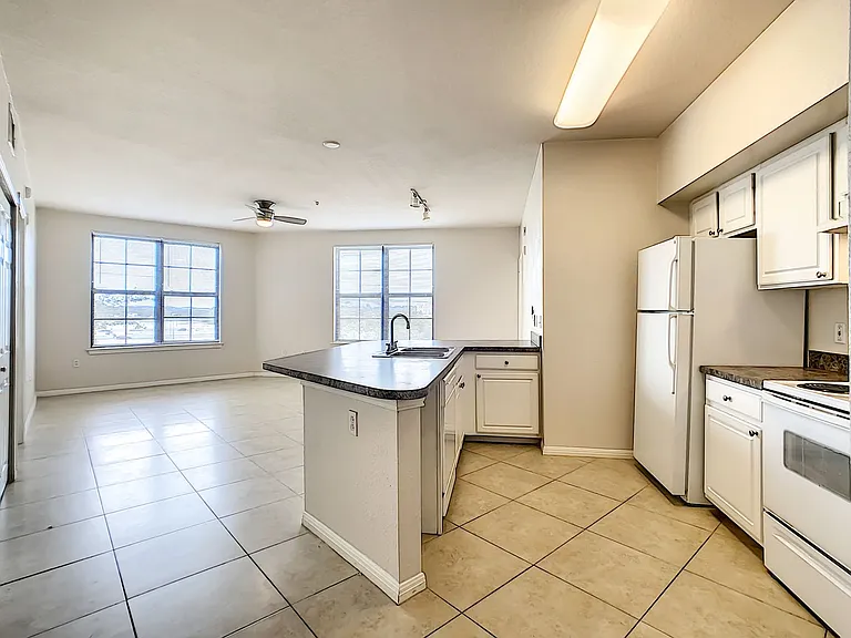 911 N Orange Ave #441 — Photo 27