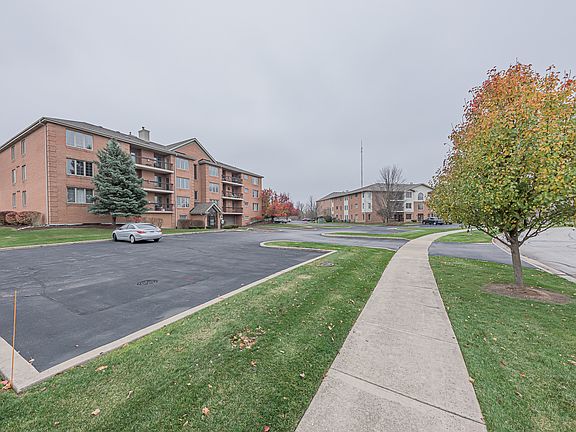 2nd image of 6741 S Pointe Dr Unit 3A