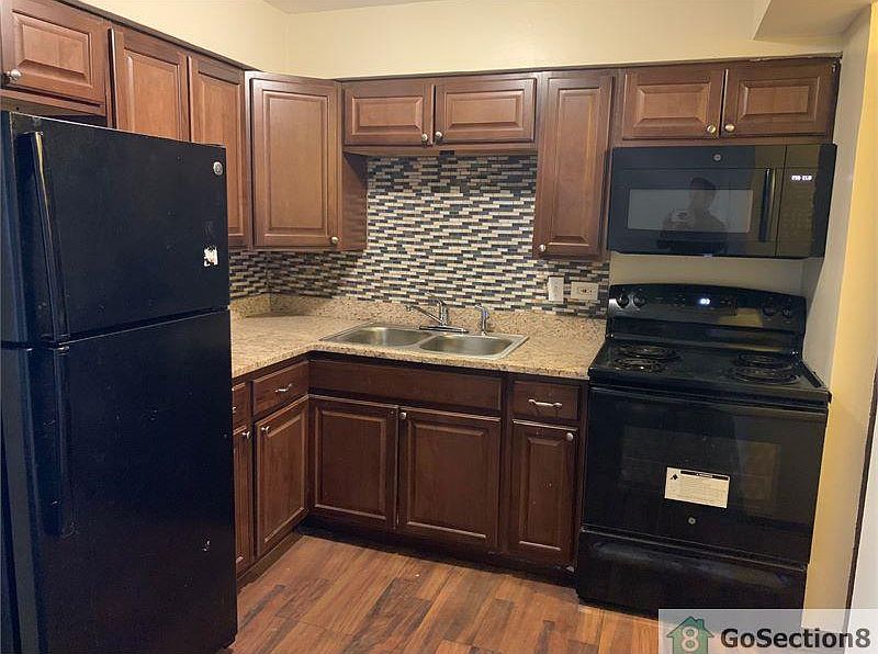 2nd image of 8134 S Western Ave APT 1