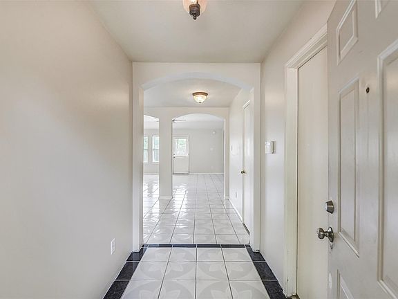 4th image of 20019 Ravenmeadow Ln