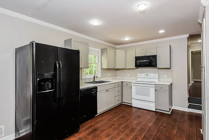 513 Hemlock Dr — Photo 9