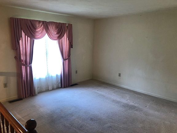 3rd image of 5543 Heather Hill Dr