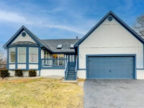 208 NE 102nd Ter, Kansas City, MO 64155