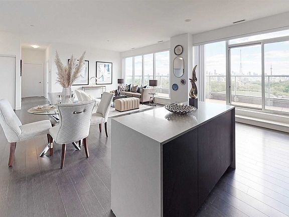 5th image of 6 Parkwood Ave #903