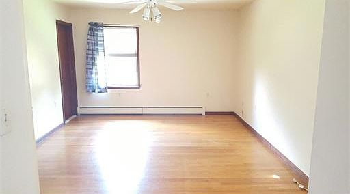 5th image of 423 Vanderbilt Ave
