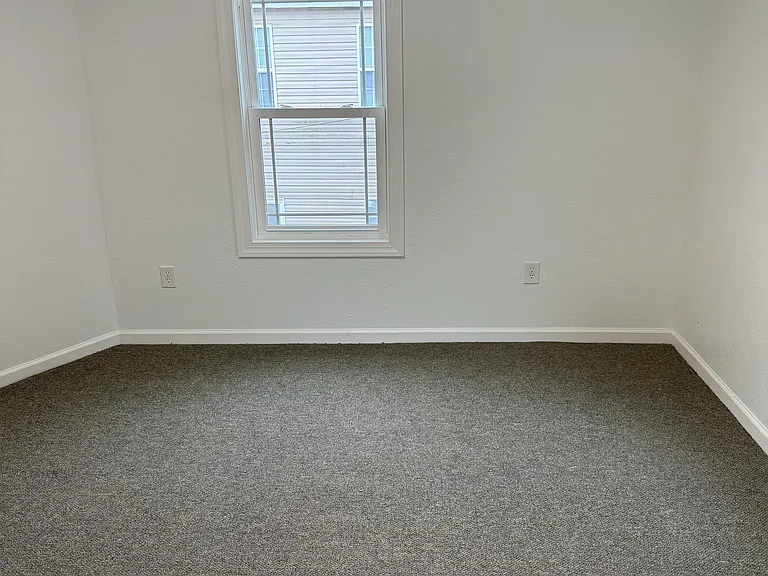 1440 Lasalle Ave — Photo 6