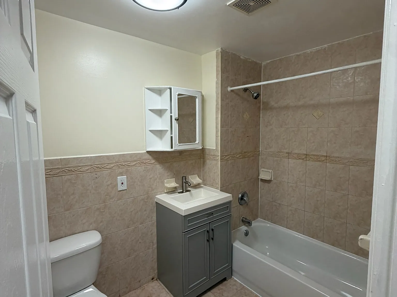 3 bed, $3,750 — Photo 4