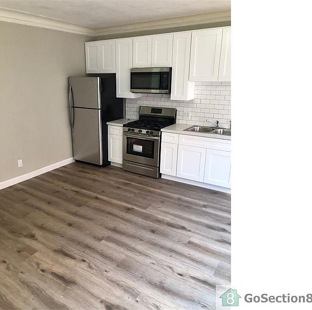 1st image of 701 W 48th St #C