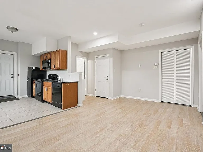 1009 W Main St — Photo 4