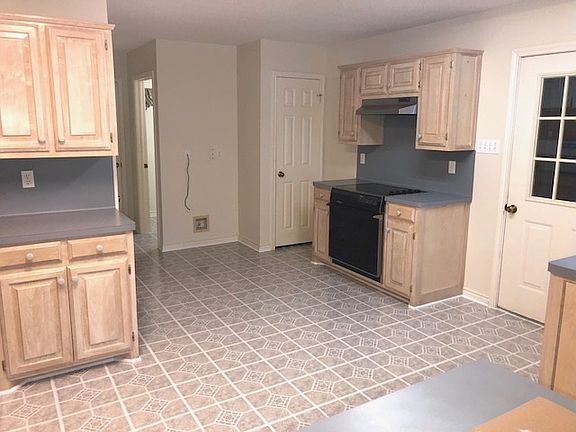 4th image of 246 Glendale Ln