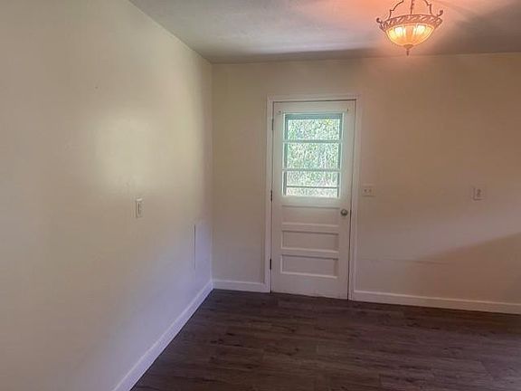 5th image of 17 Clinton Ln