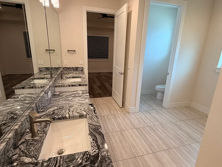 2065 Paragon Cir W — Photo 11