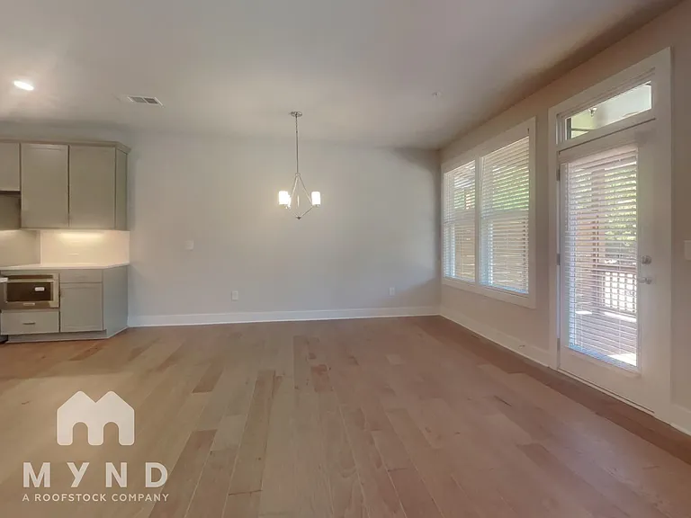 1273 Windmill Pkwy — Photo 5