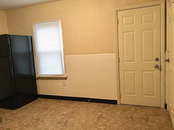 4th image of 3416 Sims Ave